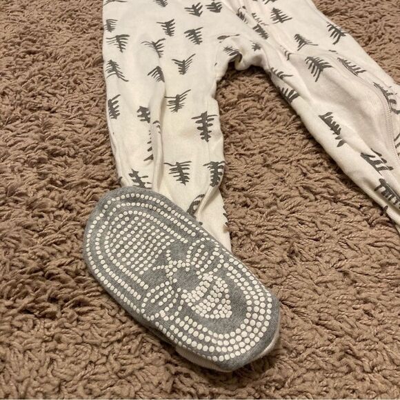 Burt’s Bees Baby Sleeper 18 Months Snug Fitting with Gripper Feet Organic Cotton - Picture 5 of 9